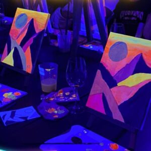 12/12/2025 - Arte neón y vermuts